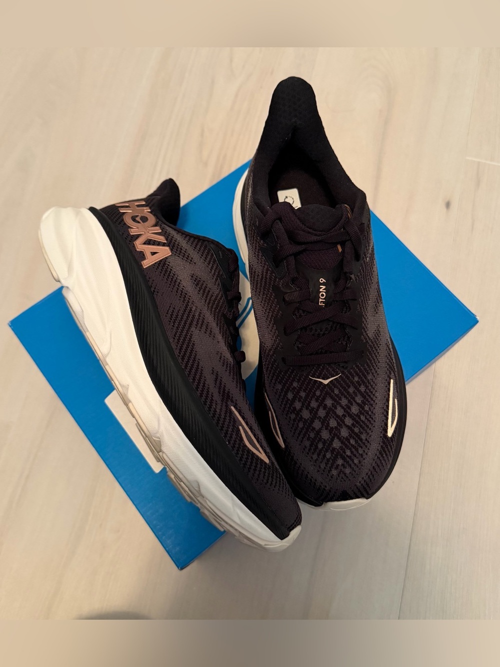 Hoka Women's Clifton Running Sneakers Size 7.5
